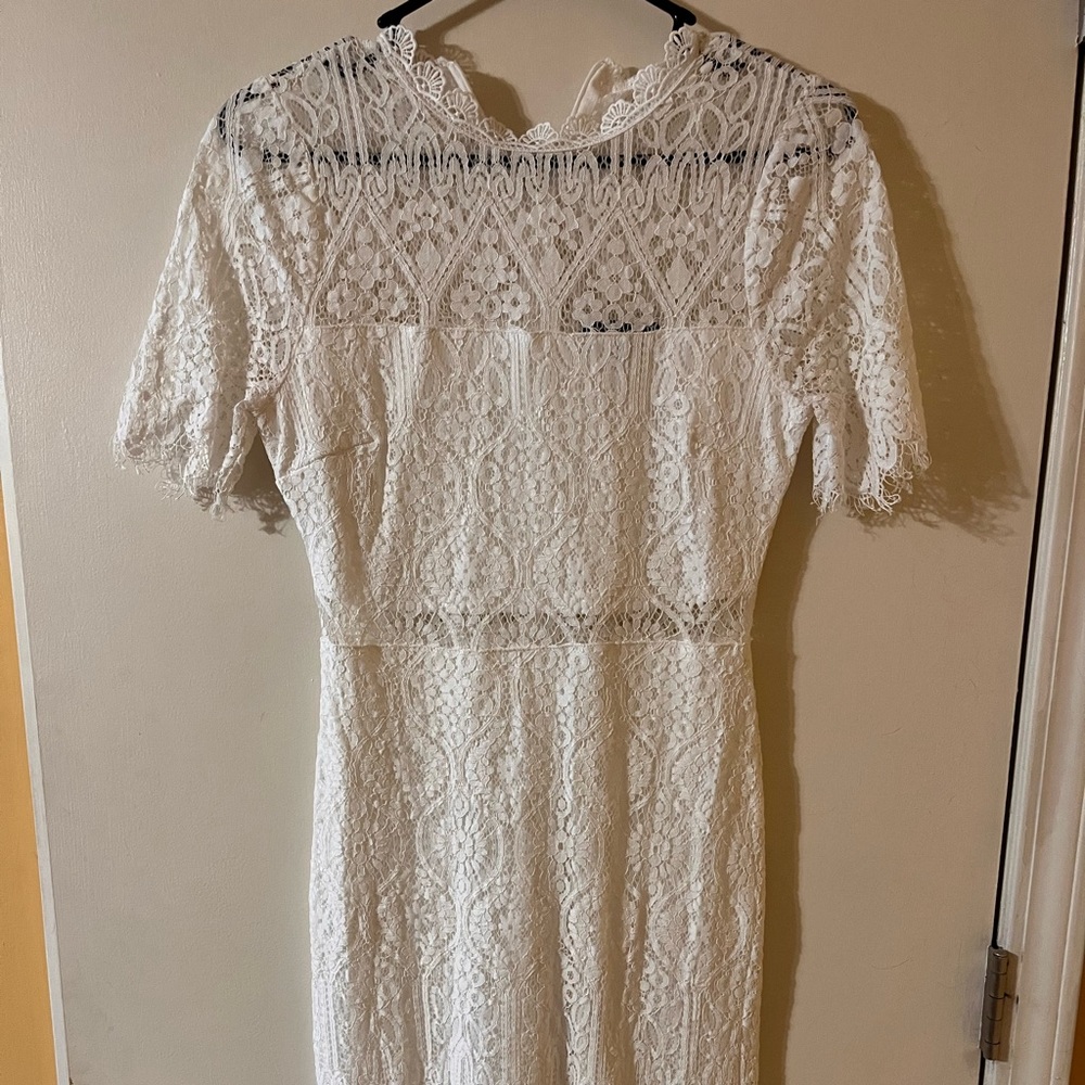 Lulus white lace dress, size medium. Worn only once